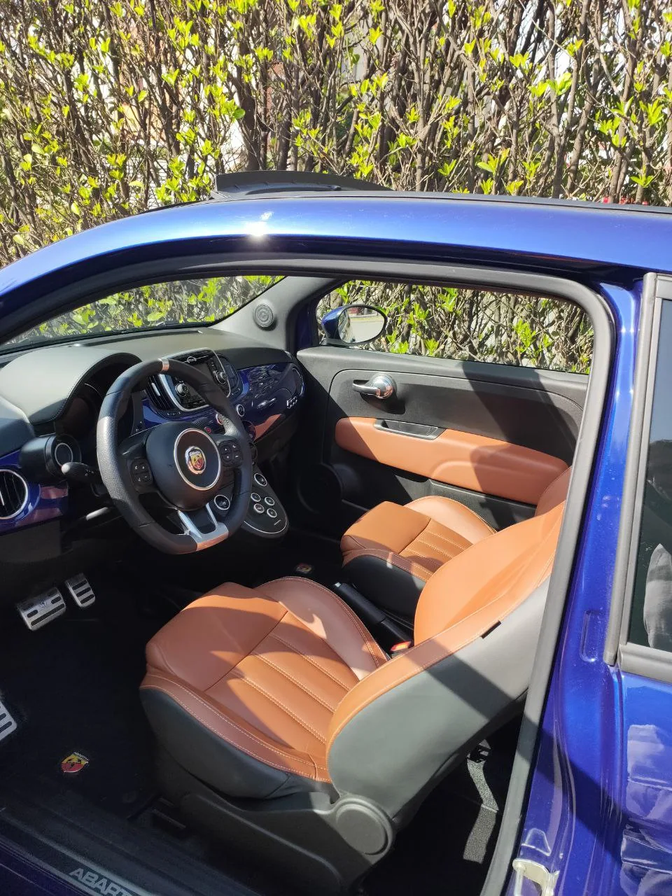 Noleggio abarth 595 cabrio milano 1