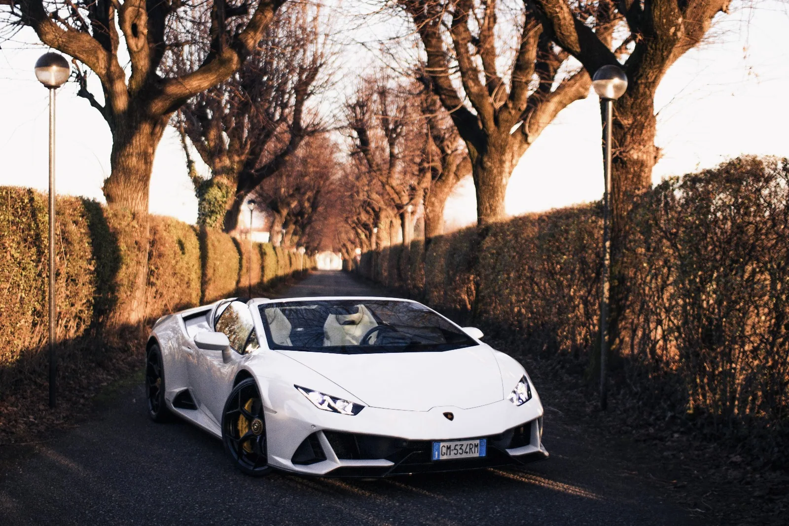 Noleggio lamborghini huracan evo spyder milano